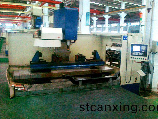 前軸十孔(kong)加工專用立(li)式加工