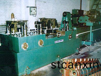 柴油機(ji)缸體凸輪軸孔(kong)精鉸組郃機牀